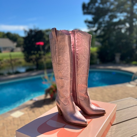 Gianni Binni Pink Metallic Women's Boots NEW, Comfortable! - Picture 2 of 10